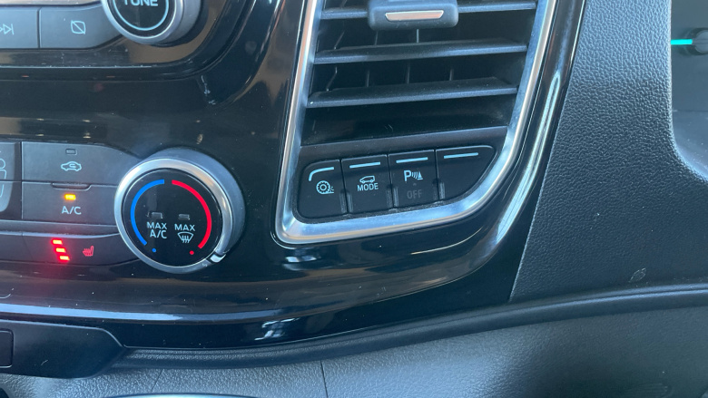 Ford Transit Custom 300 L2 Diesel Fwd 2.0 EcoBlue 130ps Low Roof Limited Van